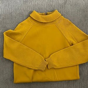 Golden yellow vintage turtleneck sweater!